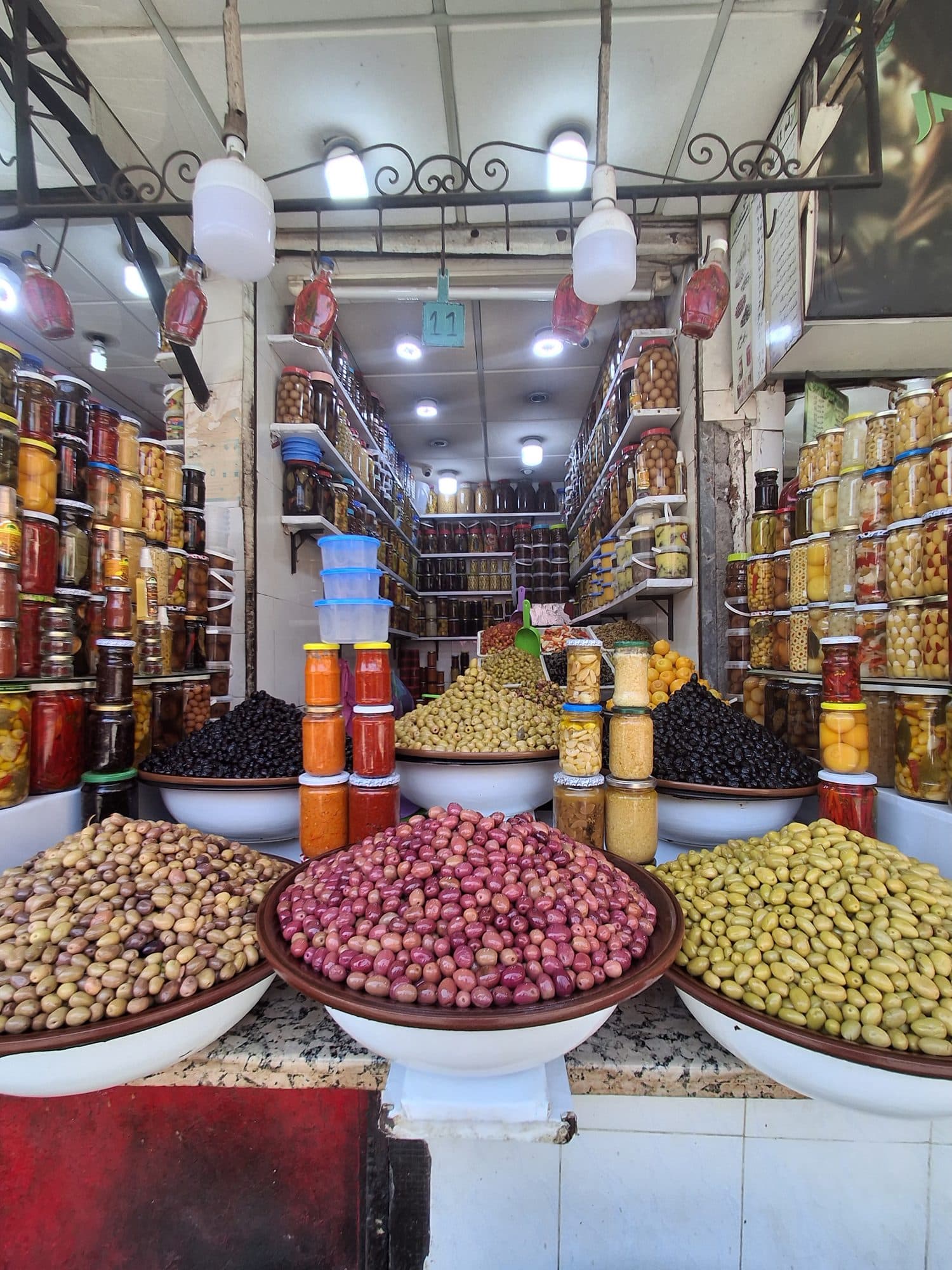 Rahba Lakdima, chez les herboristes de la place des Épices